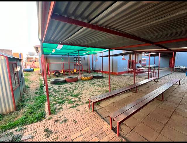 3 BEDROOM HOUSE FOR SALE IN SPRINGS CENTRAL